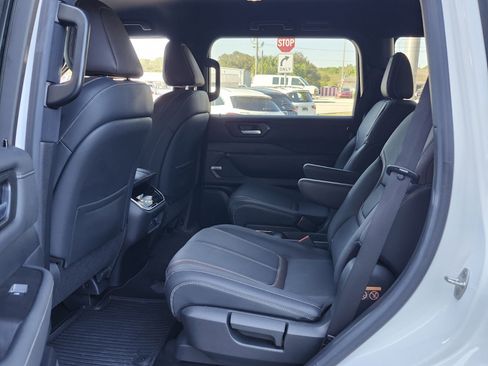 Used 2025 Nissan Armada SL w/ Captain's Chari Seat Package image 15