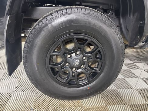 Used 2021 Toyota Tacoma SR5 image 31