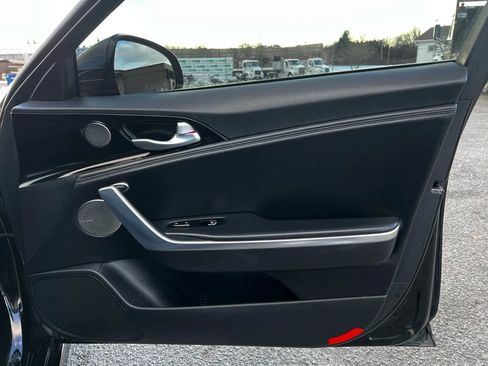 Used 2018 Kia Stinger Premium image 25