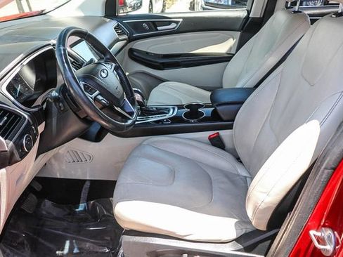 Used 2017 Ford Edge Titanium FWD image 18