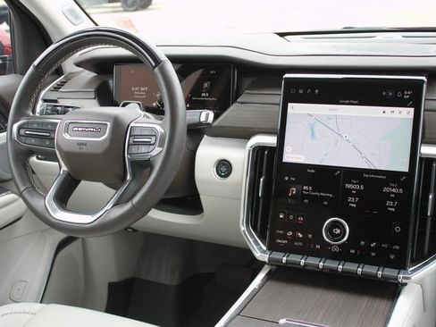 Used 2024 GMC Acadia Denali w/ Super Cruise Package image 11