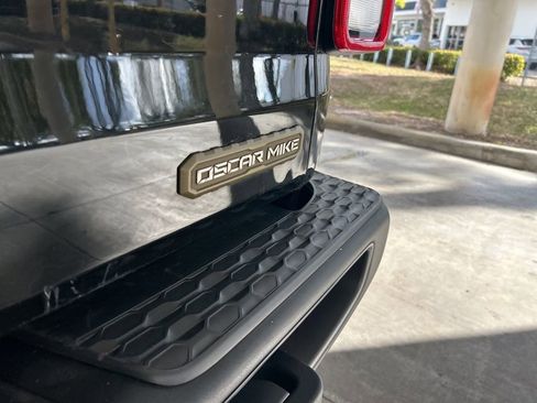 Used 2023 Jeep Gladiator Sport image 21