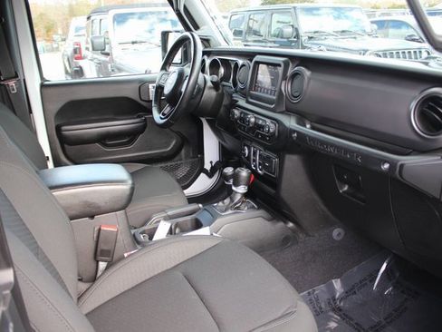 Used 2021 Jeep Wrangler Willys image 27