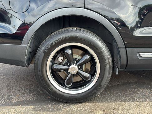 Used 2017 Ford Explorer XLT w/ Equipment Group 201A image 6