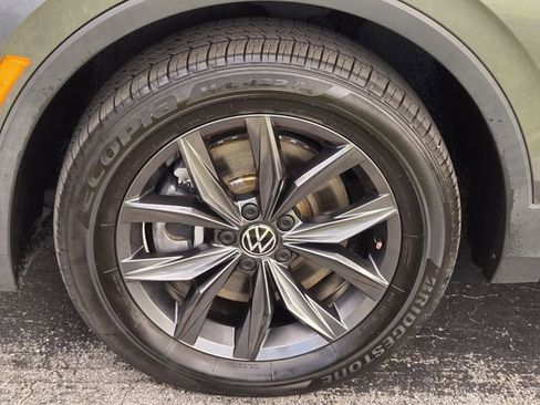 Certified 2023 Volkswagen Tiguan SE FWD image 10