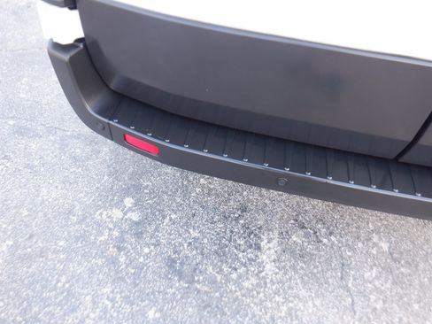 Used 2023 Ford Transit 350 XLT image 5