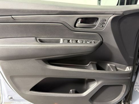 Used 2025 Honda Odyssey Sport-L image 12