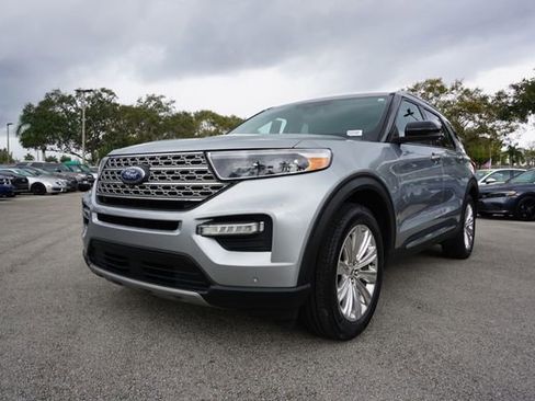 Certified 2022 Ford Explorer Limited w/ Equipment Group 301A image 24