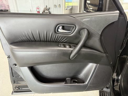 Used 2022 Nissan Armada SV w/ SV Appearance Package AWD/4WD image 11