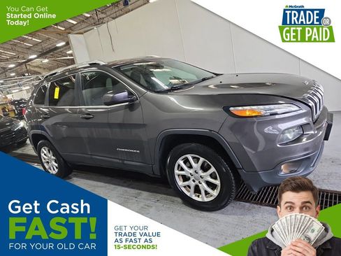 Used 2018 Jeep Cherokee Latitude Plus w/ Comfort/Convenience Group image 1