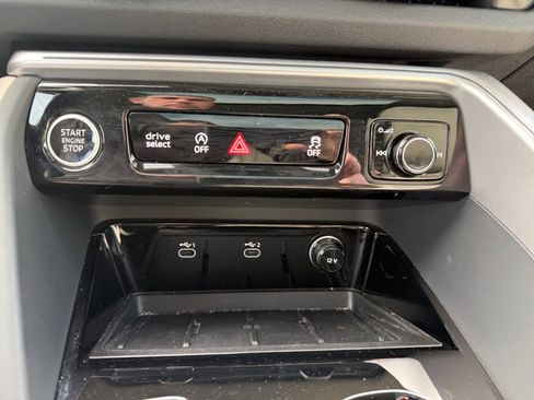 Certified 2025 Audi Q5 Premium w/ Convenience Package image 21