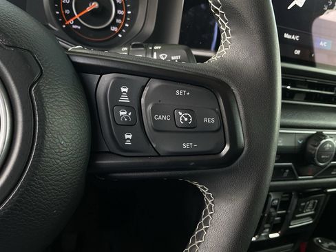 Used 2025 Jeep Wrangler Unlimited Sport AWD/4WD image 25