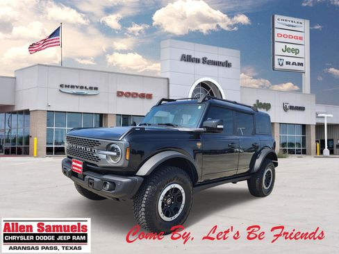 Used 2025 Ford Bronco Badlands image 1