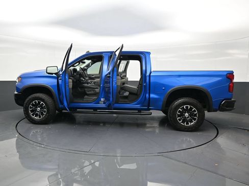 Used 2024 Chevrolet Silverado 1500 ZR2 w/ Technology Package AWD/4WD image 31