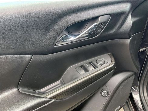 Used 2018 GMC Acadia SLT AWD/4WD image 39