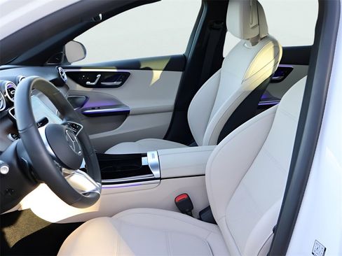 Certified 2025 Mercedes-Benz C 300 4MATIC Sedan image 40