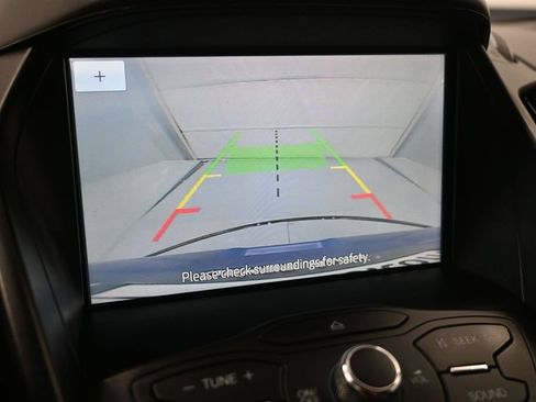 Used 2016 Ford Escape SE w/ Equipment Group 201A FWD image 19