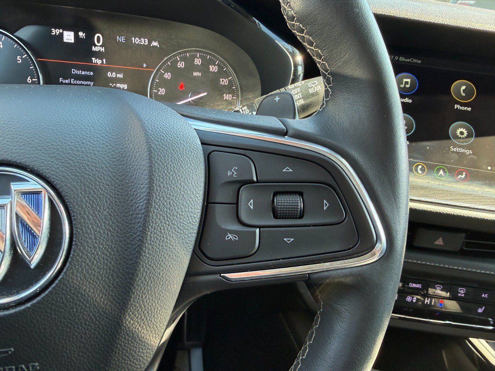Certified 2022 Buick Envision Essence w/ Technology Package II FWD image 29