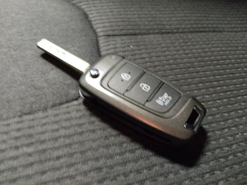 Used 2021 Hyundai Santa Fe SE FWD image 32
