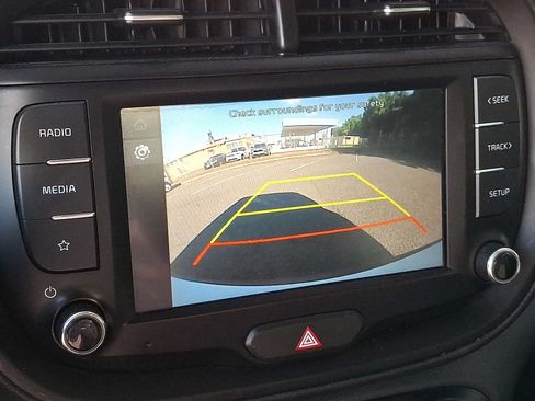Used 2023 Kia Soul LX FWD image 18