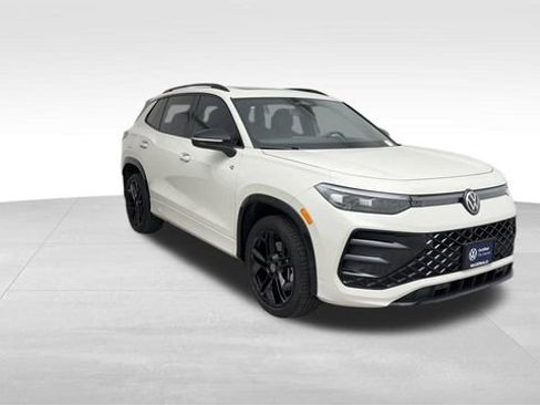 Certified 2026 Volkswagen Tiguan SE R-Line AWD/4WD image 8