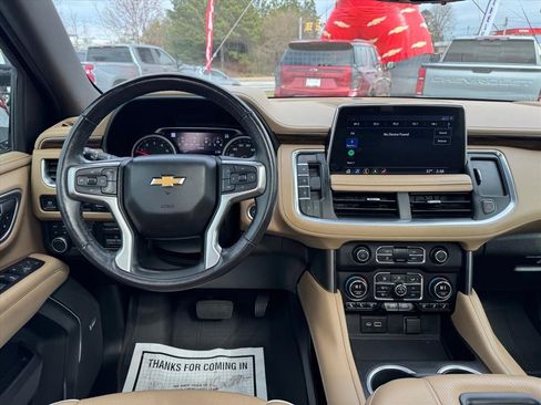 Used 2021 Chevrolet Suburban Premier w/ Premium Package image 15