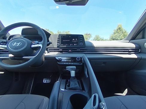 Certified 2025 Hyundai Elantra Sport FWD image 29