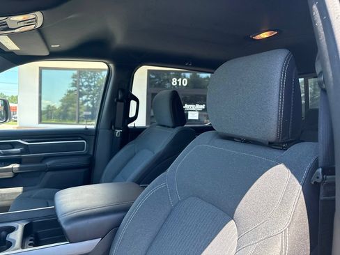 Used 2022 RAM 1500 Big Horn AWD/4WD image 3