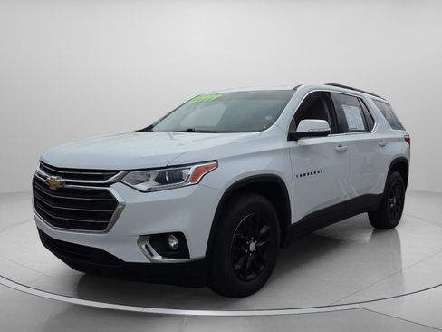 Certified 2021 Chevrolet Traverse LT image 2
