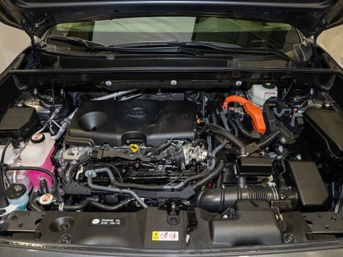 Used 2022 Toyota RAV4 XLE image 19