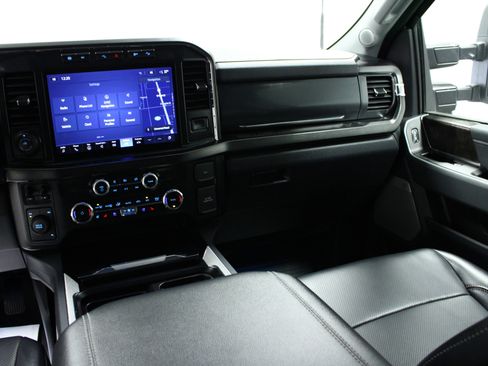 Used 2024 Ford F350 Lariat w/ Lariat Ultimate Package image 19