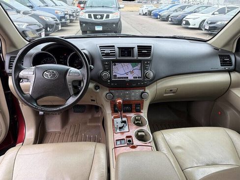 Used 2010 Toyota Highlander Limited image 17