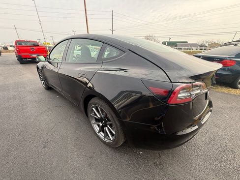 Used 2022 Tesla Model 3 Standard Range image 5