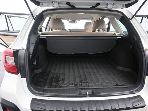 Used 2019 Subaru Outback 2.5i image 10