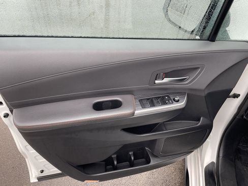 Used 2023 Toyota Sienna XSE image 18