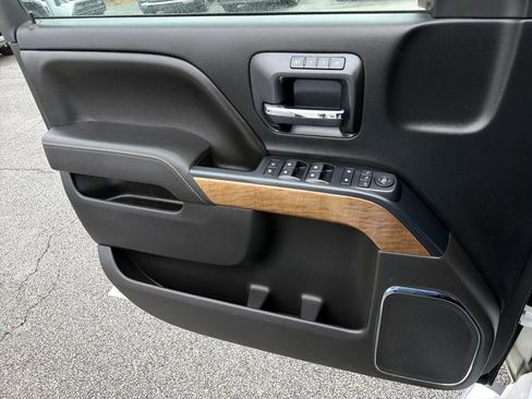 Used 2018 Chevrolet Silverado 1500 LTZ image 12