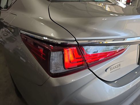 Used 2019 Lexus ES 350 w/ Premium Package FWD image 37