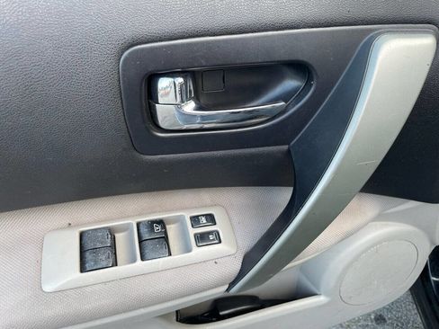 Used 2014 Nissan Rogue S image 19