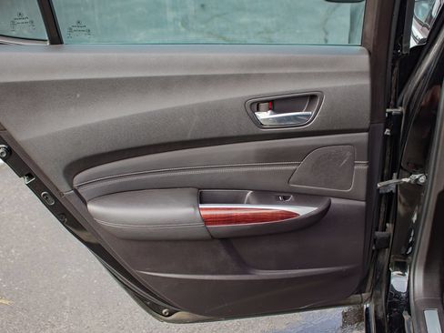 Used 2015 Acura TLX w/ Technology Package FWD image 17
