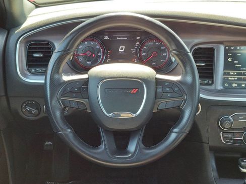 Used 2017 Dodge Charger SXT w/ Navigation & Travel Group image 16