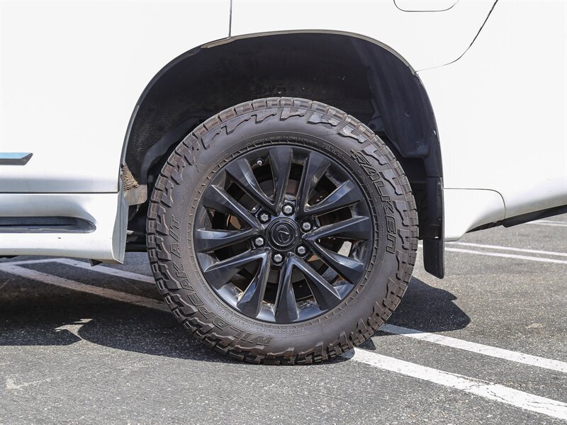 Used 2011 Lexus GX 460 w/ Comfort Plus Pkg AWD/4WD image 13