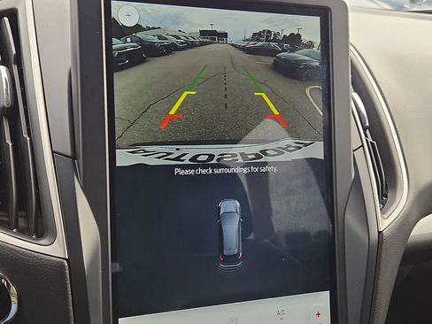 Used 2023 Ford Edge SEL image 26