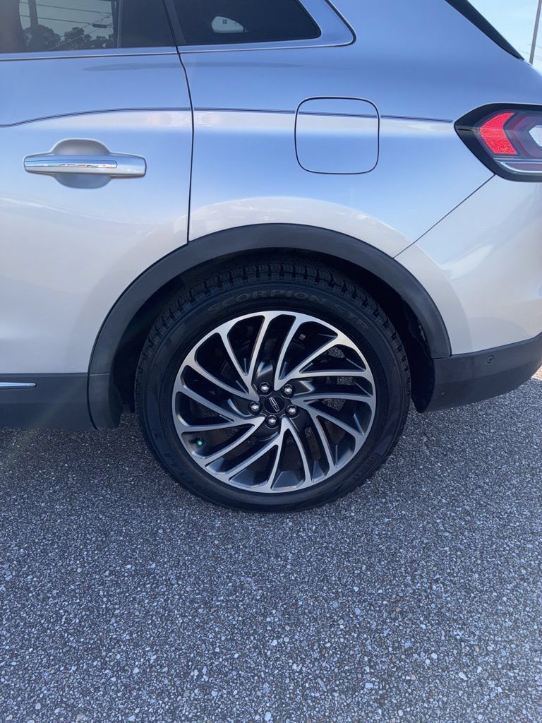 Used 2019 Lincoln Nautilus Reserve FWD image 11