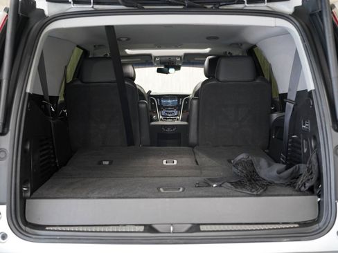 Used 2019 Cadillac Escalade Luxury AWD/4WD image 40