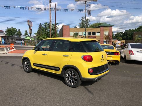 Used 2014 FIAT 500L Trekking w/ Popular Equipment Group FWD image 3