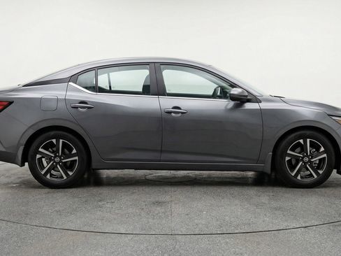 Used 2025 Nissan Sentra SV image 11