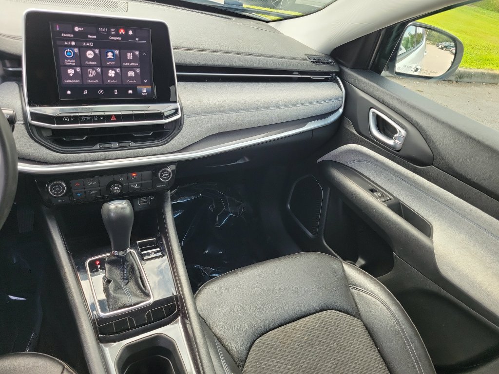 Used 2022 Jeep Compass Latitude FWD image 28