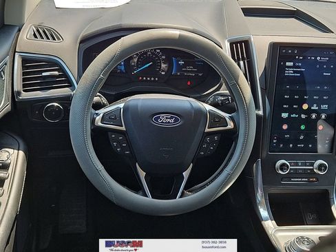 Used 2024 Ford Edge Titanium AWD/4WD image 8