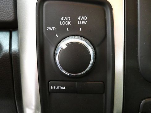 Used 2018 RAM 2500 SLT image 28