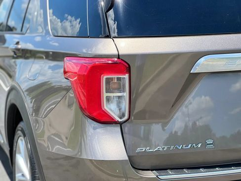 Used 2021 Ford Explorer Platinum w/ Equipment Group 601A AWD/4WD image 11